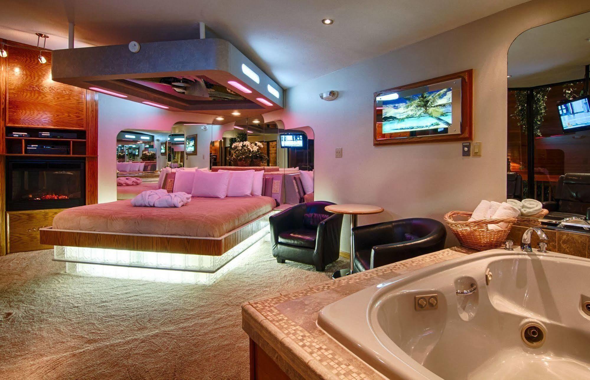 Sybaris Pool Suites - Indianapolis Eksteriør billede